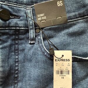 Express Skinny Jeans (Short) – Size 6 – New
